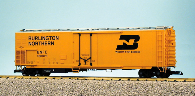 BURLINGTON NORTHERN 50 REEFER CAR YELLOW/SILVER