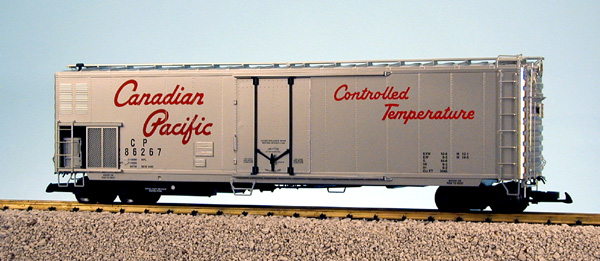 CANADIAN PACIFIC 50 REEFER CAR SILVER