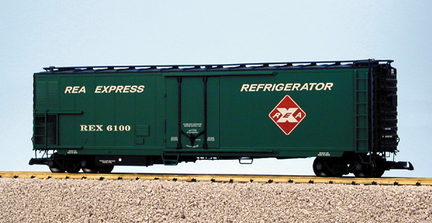 REA 50 REEFER CAR GREEN W/GREEN TRUCKS