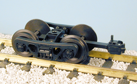 DIE-CAST FREIGHT TRUCK WITH OPERATING COUPLER 36 IN WHEEL