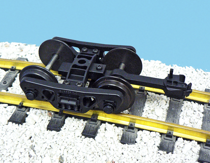 DIE-CAST FREIGHT TRUCK WITH OPERATING COUPLER 33 IN WHEEL